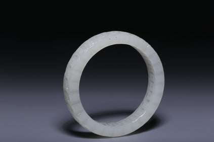 An Exquisite White Jade Bracelets