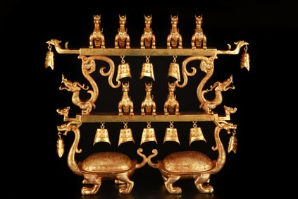 An Exquisite Gilt Bronze Auspicious Beast Ornament