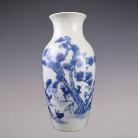 An Exquisite Blue and White Animal Pattern Vase