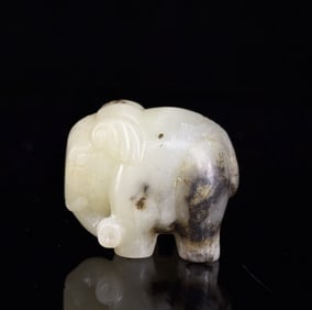 An Exquisite White Jade Elephant Ornament