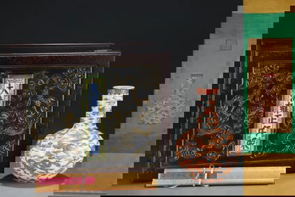 An Exquisite Iron-Red Painted Gold Dragon Pattern Vase