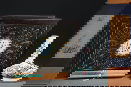 An Exquisite Famille-Rose Painted Gold Flower and Bird Pattern with poem Vase