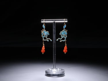 An Exquisite Gilt Bronze Inlaid Gems Earrings