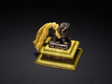 An Exquisite Iron Painted Gold Lion Seal
