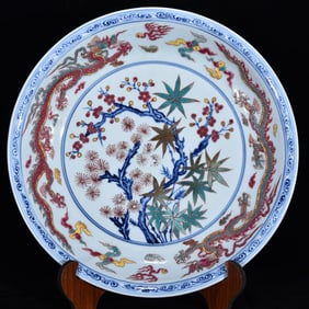 An Exquisite Wucai Blue and White Pine, Bamboo and Plum Blossom Pattern Dragon Pattern Plate