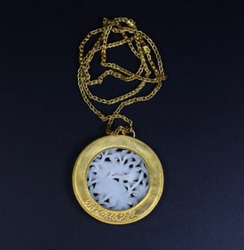 An Exquisite White Jade Covered silver Buddha Statue Pattern Pendant