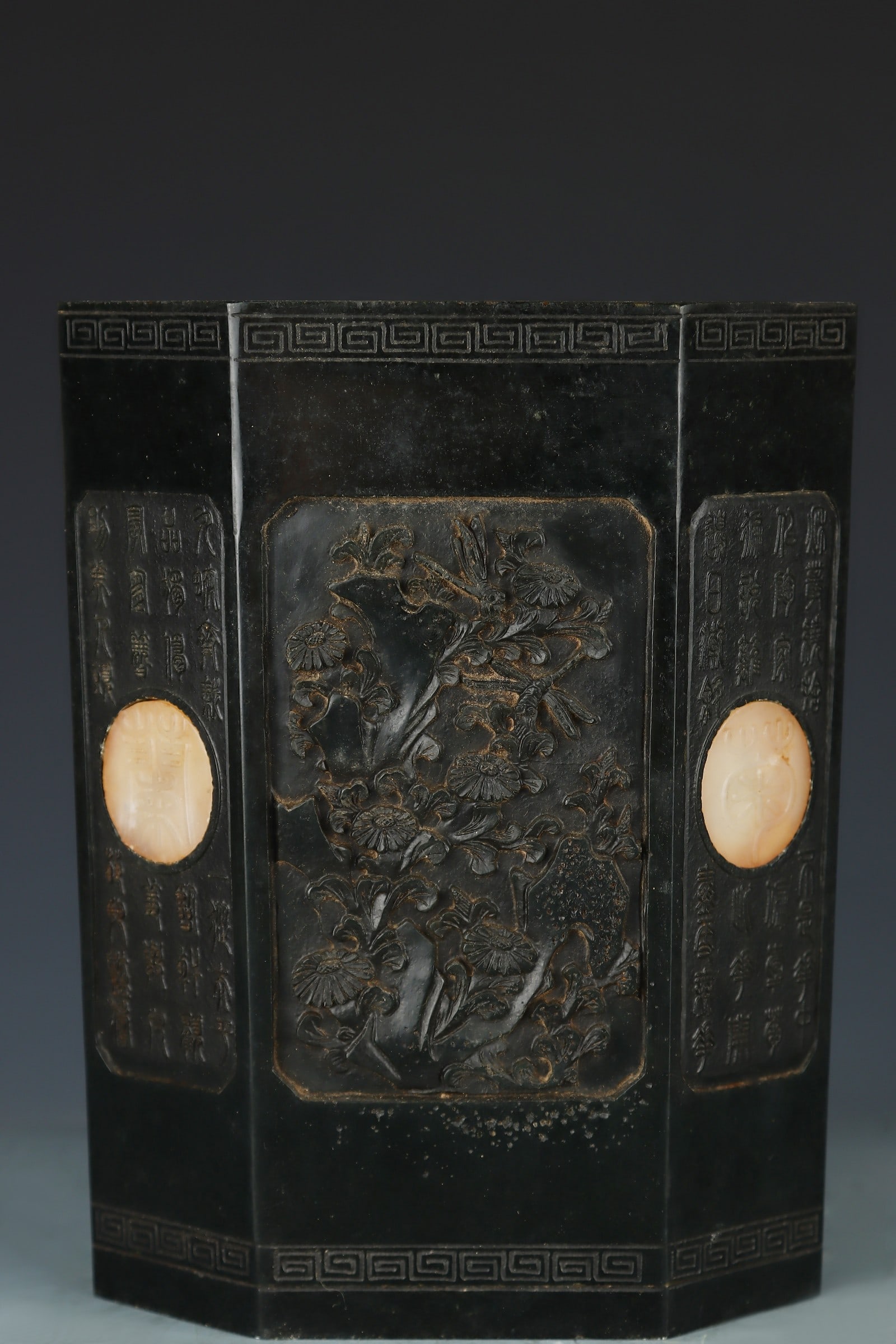 An Exquisite Jasper Flower Pattern with poem Brush Pot: An Exquisite Jasper Flower Pattern with poem Brush Pot Qing Dynasty, China Qianlong Four-character Mark Size:7.5inx6.7in Weight:3514g碧玉花卉纹诗文笔