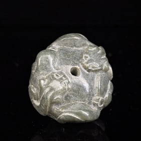An Exquisite White Jade Chi-Dragon Pattern Ornament