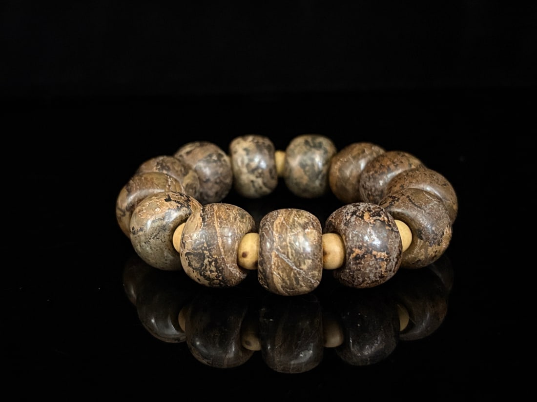 An Exquisite White Jade Bracelets (1 of 9)