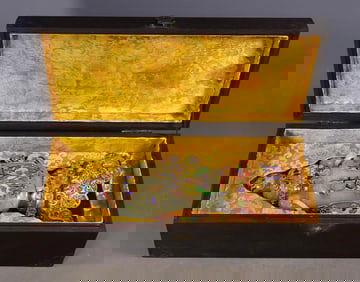 An Exquisite White Jade Cover with Gold Inlaid Gems Phoenix Pattern Double-Ears Vase