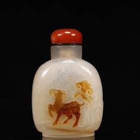 An Exquisite Agate Sheep Pattern Snuff Bottle