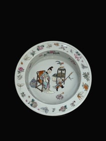 A Exquisite Famille-Rose Figures Pattern Brush Washer