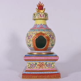 A Exquisite Enamel Painted Gold Yellow Ground Lotus Pattern Pagoda