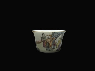 A Exquisite Famille-Rose Figures Pattern Cup