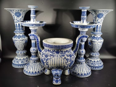 A Set of Exquisite Blue and White Flower Pattern Censers