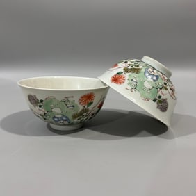 A Exquisite Famille-Rose Flower Pattern Bowl
