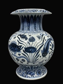 A Exquisite Blue and White Fish and Lotus Pattern Vase