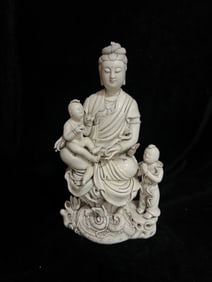 A Exquisite Blanc-De-Chine Statue of Avalokitesvara Ornament