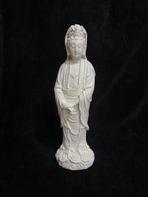 A Exquisite Blanc-De-Chine Statue of Avalokitesvara Ornament