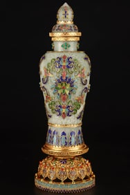 A Exquisite Hotan Jade Vase