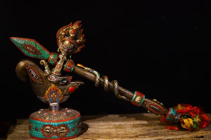 A Exquisite Thogchag Inlaid Gems Ornament