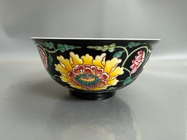 A Exquisite Famille-Rose Ink Color Ground Flower Pattern Bowl