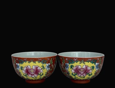 A pair of Exquisite Ruby Red Famille-Rose Flower Pattern Cup
