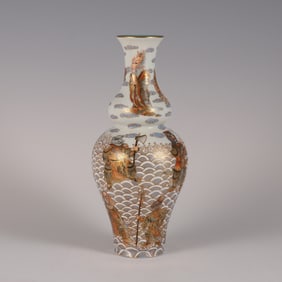 A Rare  Famille Rose Gilded Twelve Zodiac Animals Pattern Gourd Vase