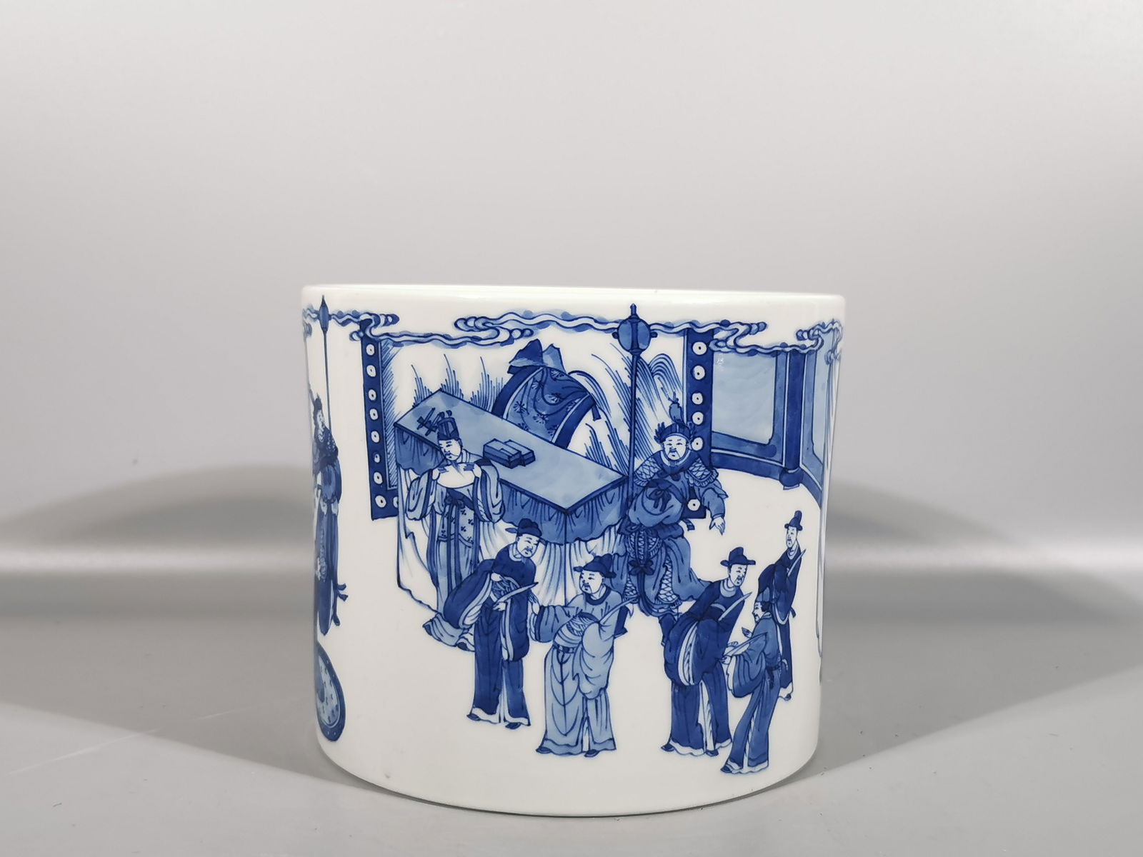 A Exquisite Blue and White Figures Pattern Brush Pot (1 of 9)