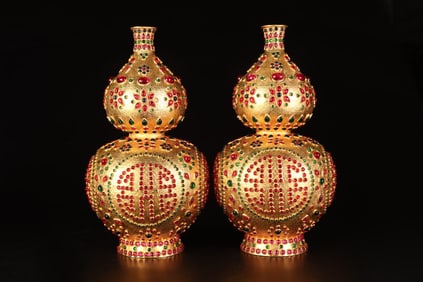 A pair of Exquisite Gilt Bronze Inlaid Gems Gourd-Shaped Vase