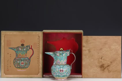 A Exquisite Turquoise-Glazed Green Ground Flower Pattern Ewer