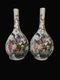 A pair of Exquisite Famille-Rose Flower and Bird Pattern Vase