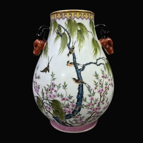A Exquisite Famille-Rose Flower and Bird Pattern Deer Head Vase