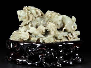 A Exquisite Hotan Jade Lion Ornament