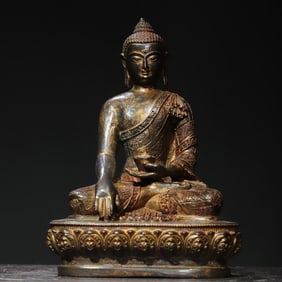 A Exquisite Gold-Painted Bronze Buddha Statue Ornament