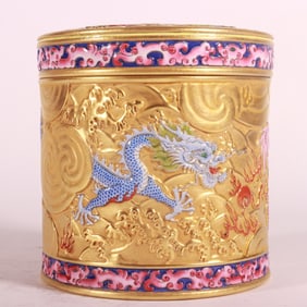 A Exquisite Enamel Carved Gold Ground Dragon Pattern Jar
