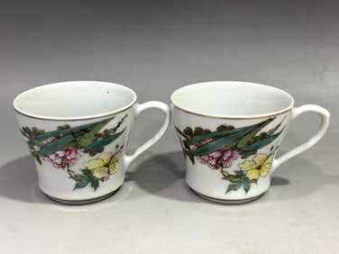 A pair of Exquisite Famille-Rose Flower Pattern Cup