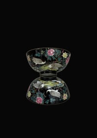 A pair of Exquisite Famille-Rose Black Ground Flower and Bird Pattern Bowl