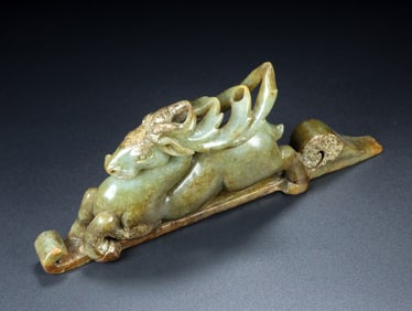 A Exquisite Hotan Jade Deer Ornament