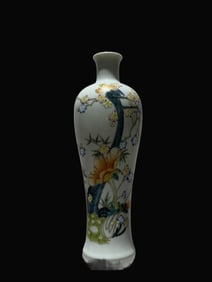 A Exquisite Famille-Rose Flower and Bird Pattern Vase