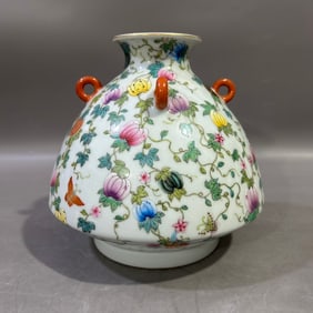A Exquisite Famille-Rose Butterfly Pattern Vase
