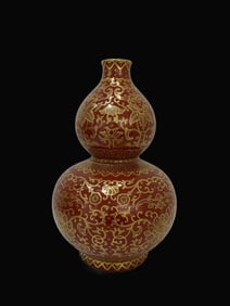 A Exquisite Coral Red Painted Gold Gourd-Shaped Vase