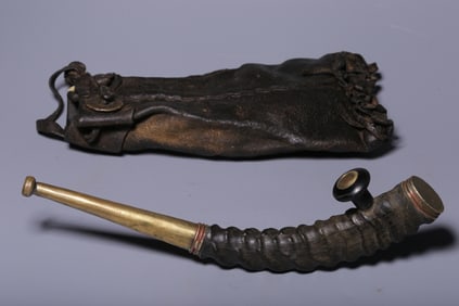 A Exquisite Horn Carving Pipe