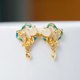 A pair of Exquisite  Silver Inlaid Hotan Jade Lotus-patterned Ear Stud