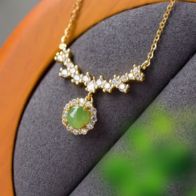 A Exquisite Silver Inlaid Jasper and Diamond Pendant