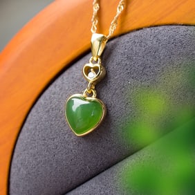 A Exquisite Silver Inlaid Jasper Heart-shaped Pendant