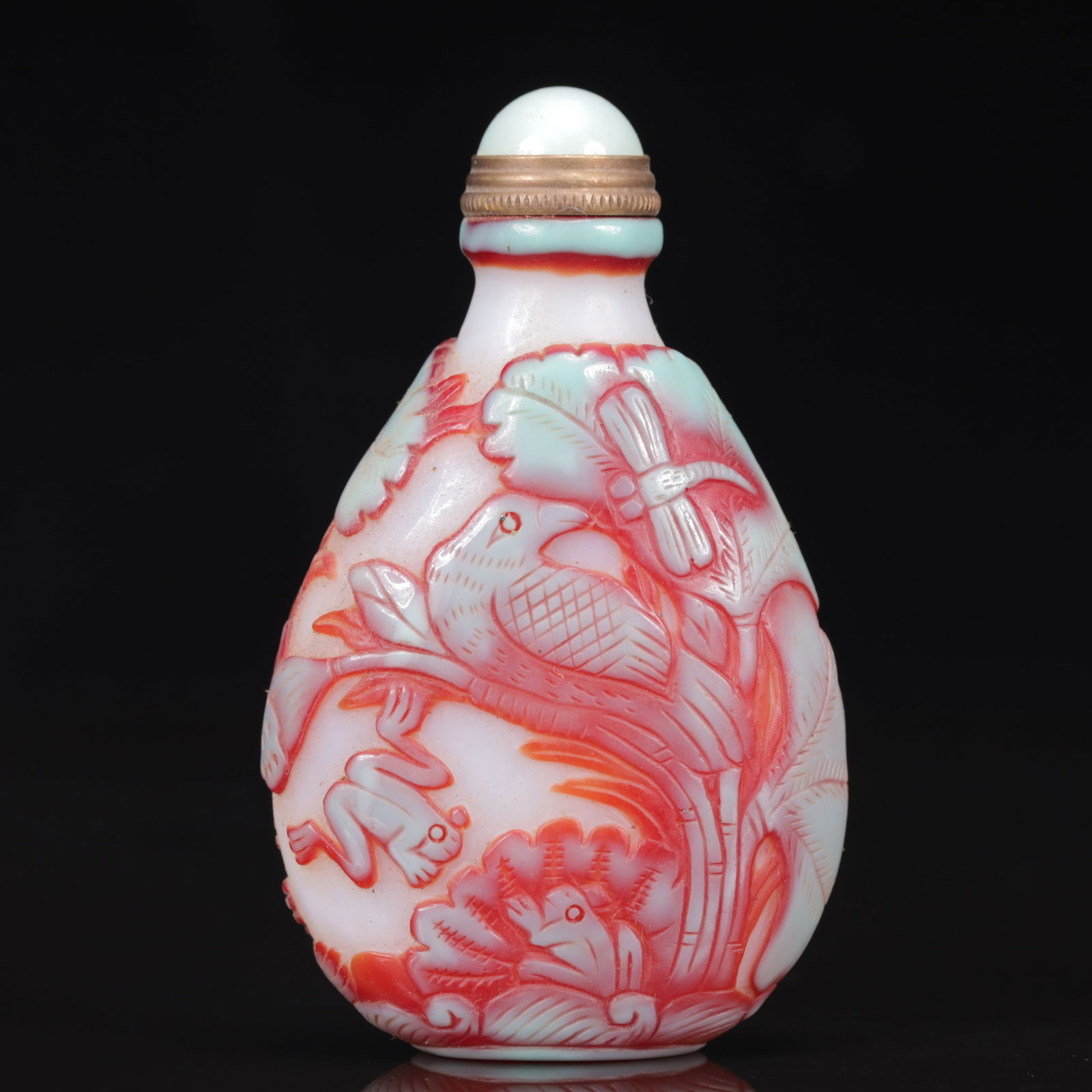 An Exquisite Glass Flower and Bird Pattern Snuff Bottle (1 of 8)