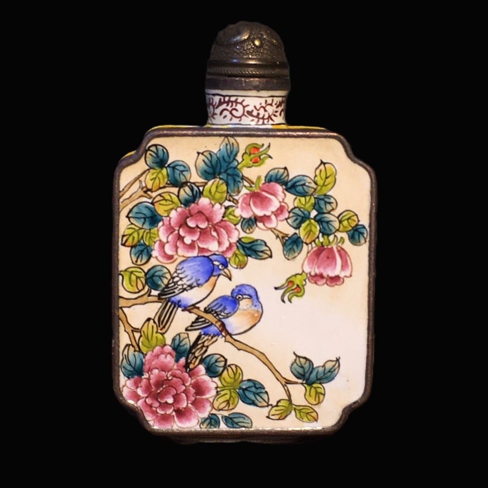 An Exquisite Painted Enamel on Copper Flower and Bird Pattern Snuff Bottle (1 of 9)