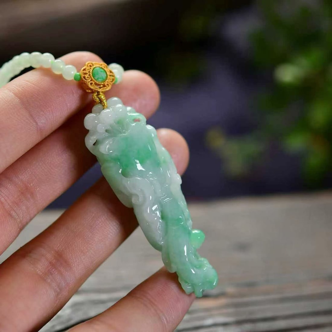 An Exquisite Jadeite Pendant (1 of 4)