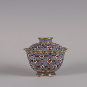 A Rare  Famille Rose Flower Pattern Covered Bowl